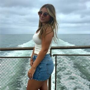 Meet your Posher, Juliana